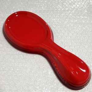 (Last Piece) Le Creuset Spoon Rest New in Cerise !!